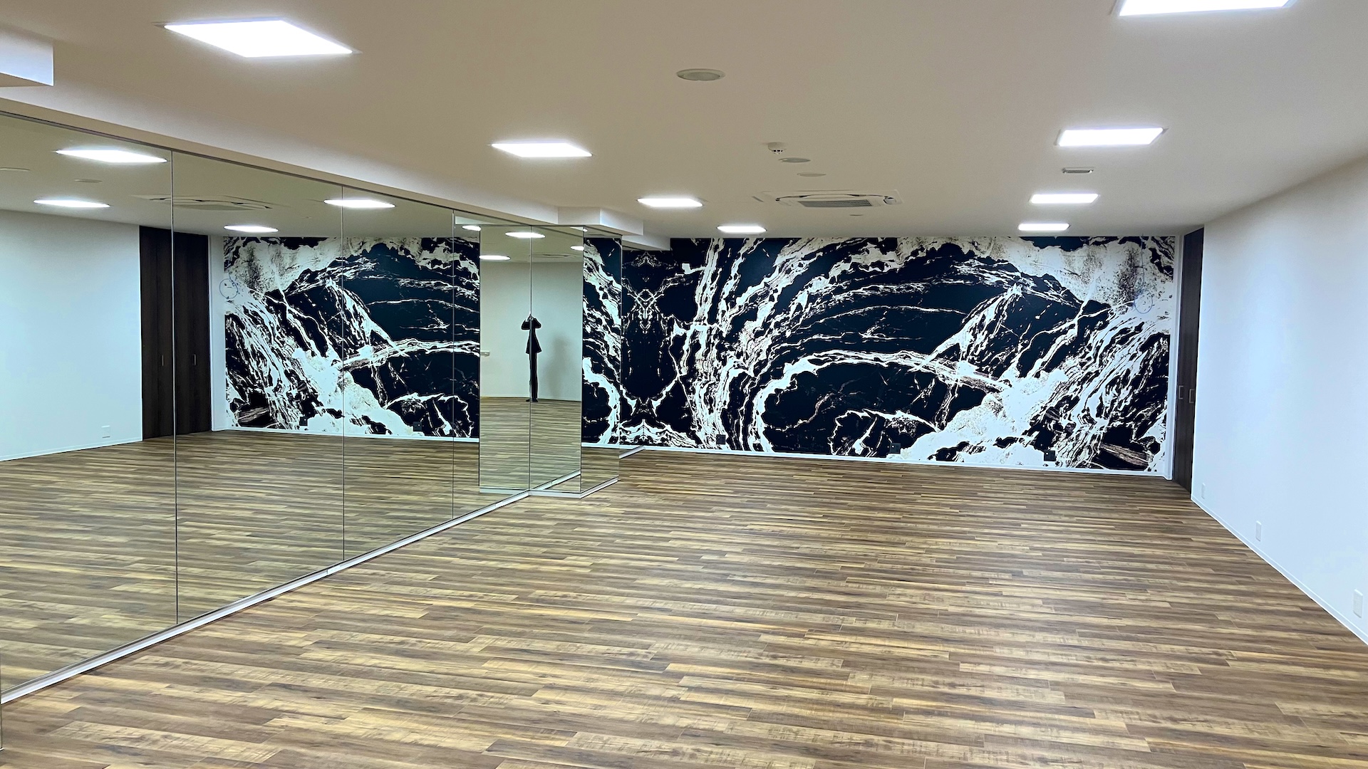 メインビジュアル03（PC）